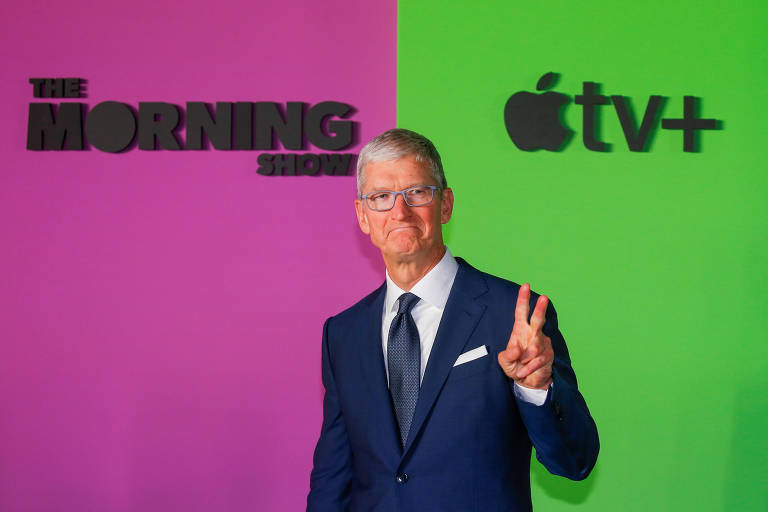 Tim Cook, presidente-executivo da Apple no programa The Morning Show;