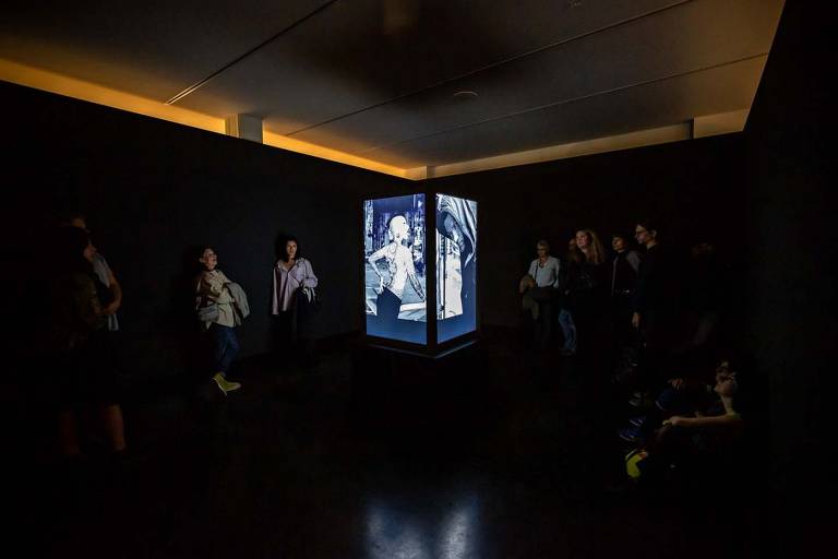 Sala da exposição 'No Photos on the Dance Floor'