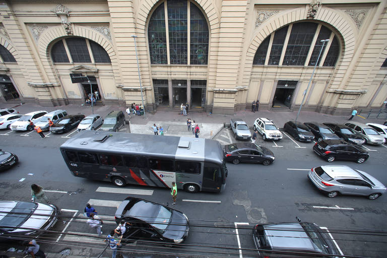 Prefeitura vai criar 25 novas faixas exclusivas para ônibus