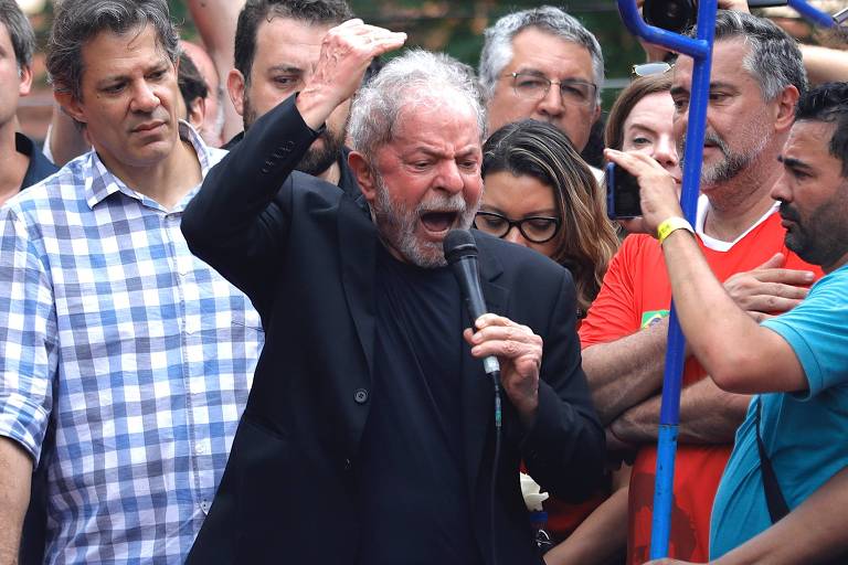 Lula deixa a prisão em novembro
