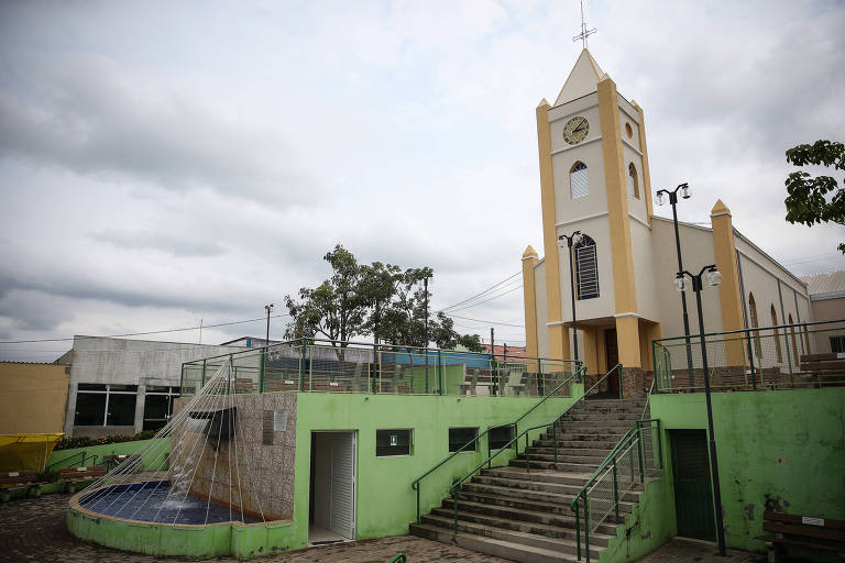 Igreja na cidade de Torre de Pedra (SP)