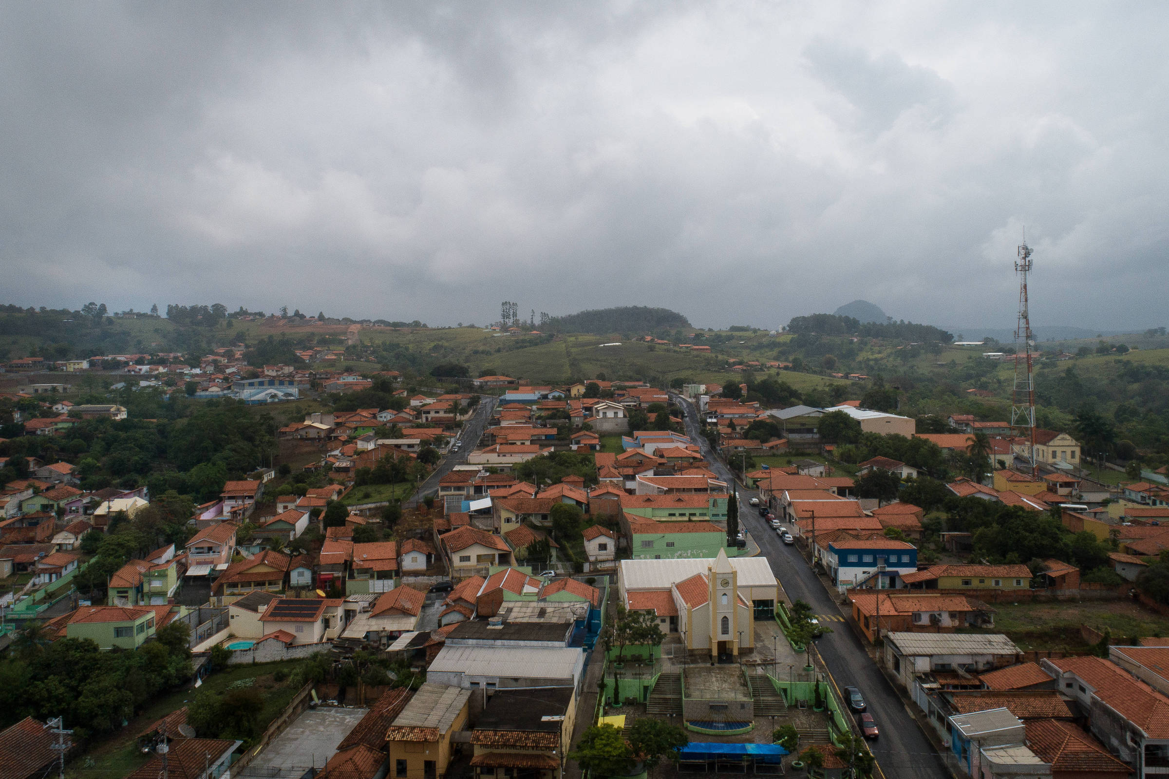 Cidades falam em injustiça, idiotice e traição sobre proposta de Guedes