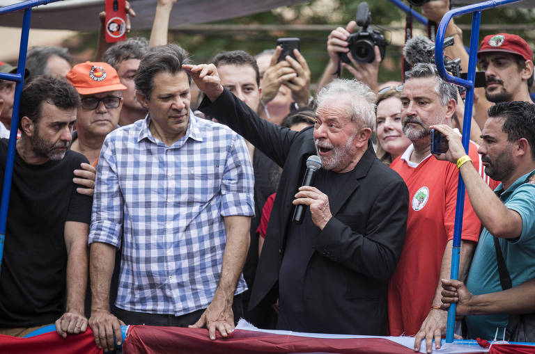 Recepção a Lula em sindicato do ABC após 580 dias na prisão
