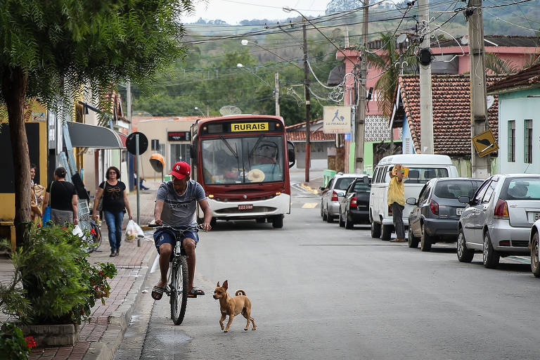 Segundo cálculos de entidades representativas dos municípios, cerca de 1.200 prefeituras, entre as 5.570 que existem atualmente, não atendem a esses requisitos