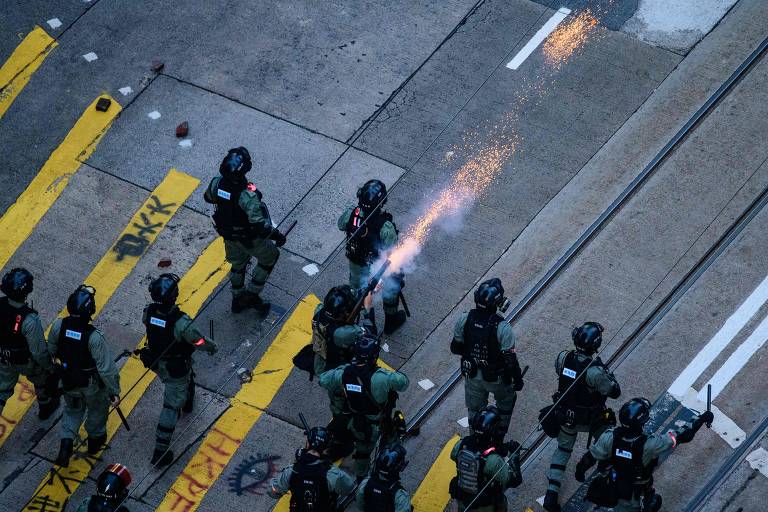 Dia de violentos protestos em Hong Kong