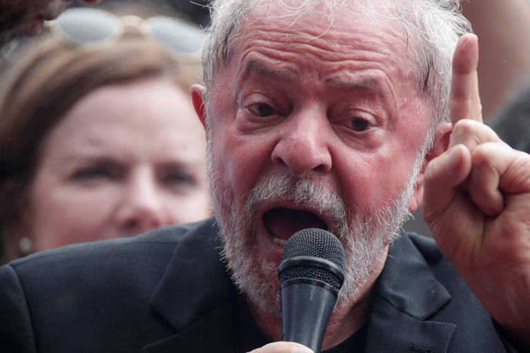 Luiz Inácio Lula da Silva em São Bernardo do Campo, no ABC paulista, após deixar a prisão