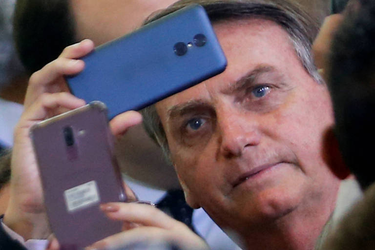 Plano de Bolsonaro de criar sigla com assinatura digital esbarra em exigência do TSE