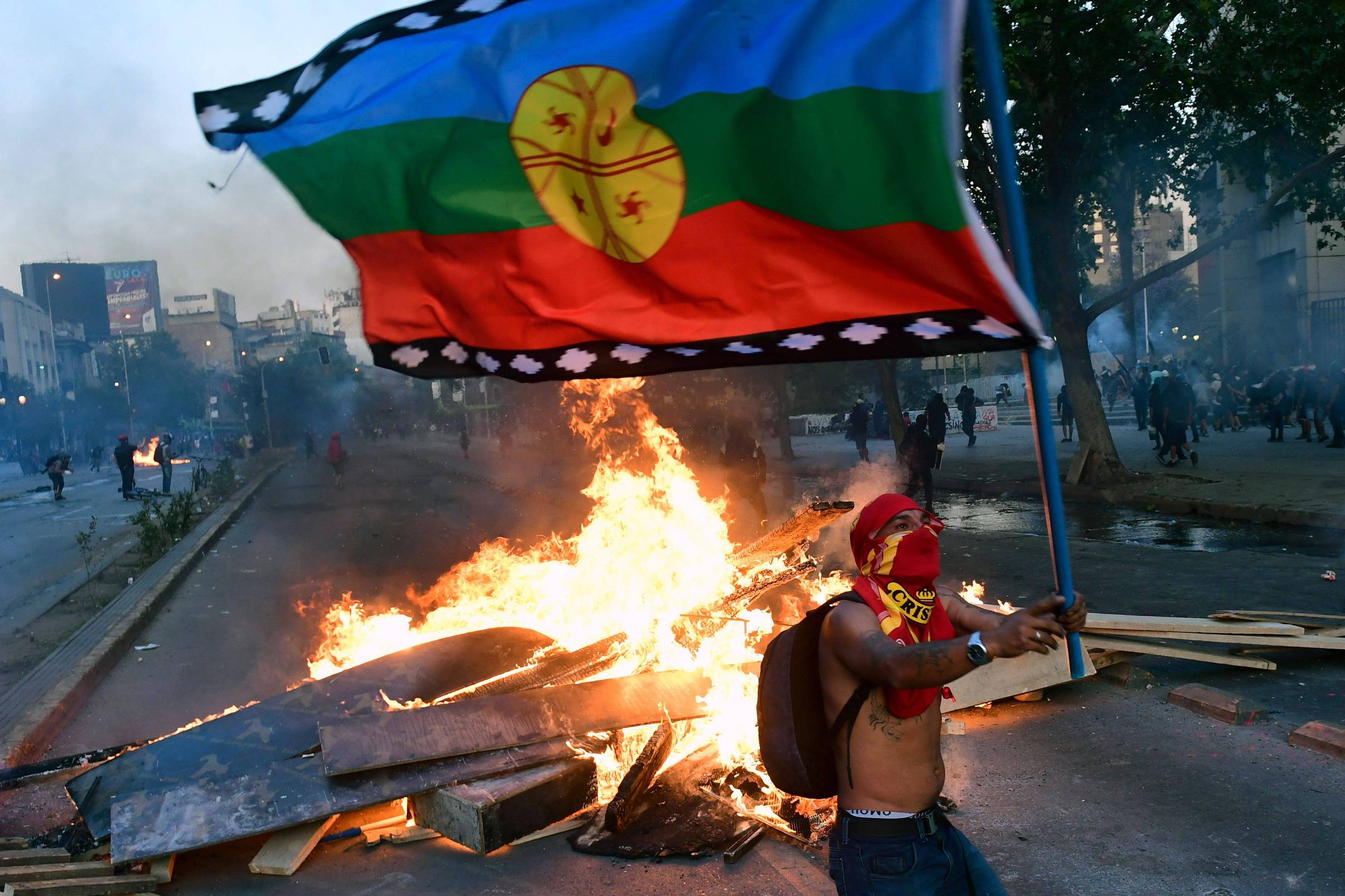 Após quatro semanas de protestos, Chile mudará Constituição