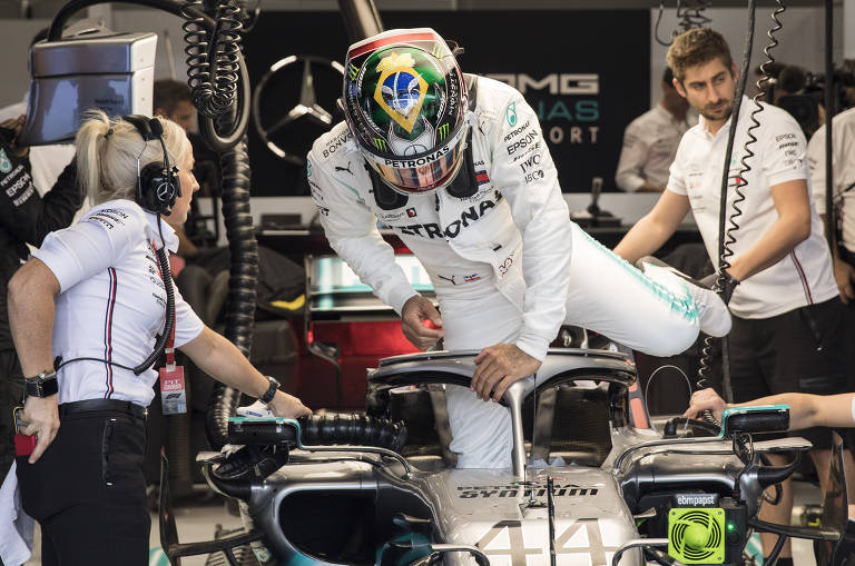 Lewis Hamilton treina em Interlagos para o GP de domingo; veja fotos de hoje