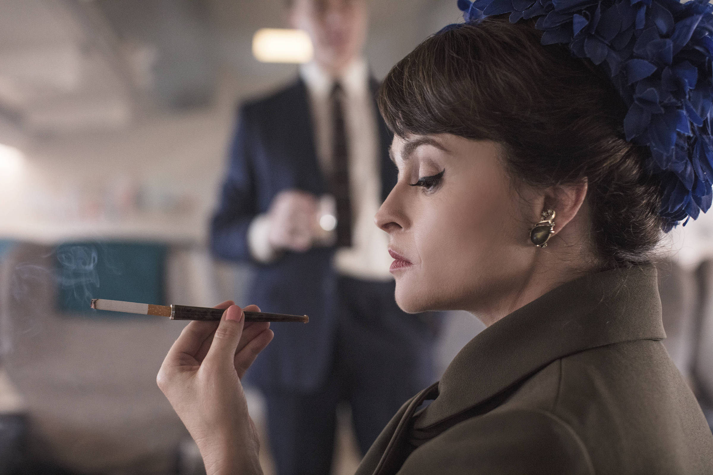 Com Olivia Colman no elenco, realeza britânica parece a máfia em 'The Crown' - Folha de S.Paulo