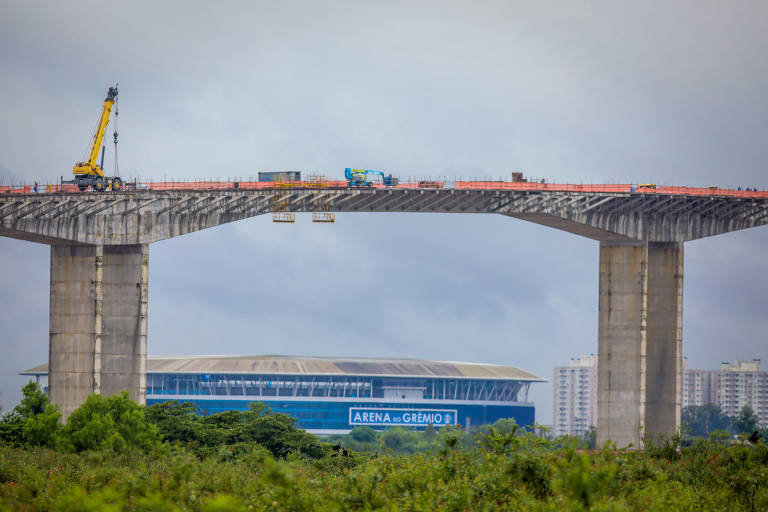 Trecho da rodovia BR 116 entre as cidades de Guaíba e Tapes, no Rio grande do Sul. De acordo com dados do Siga Brasil, sistema de informações orçamentárias do Senado Federal, o governo federal investiu R$ 5,4 bilhões em transporte rodoviário entre janeiro e outubro deste ano, entre recursos pagos do orçamento deste ano e restos a pagar de anos anteriores