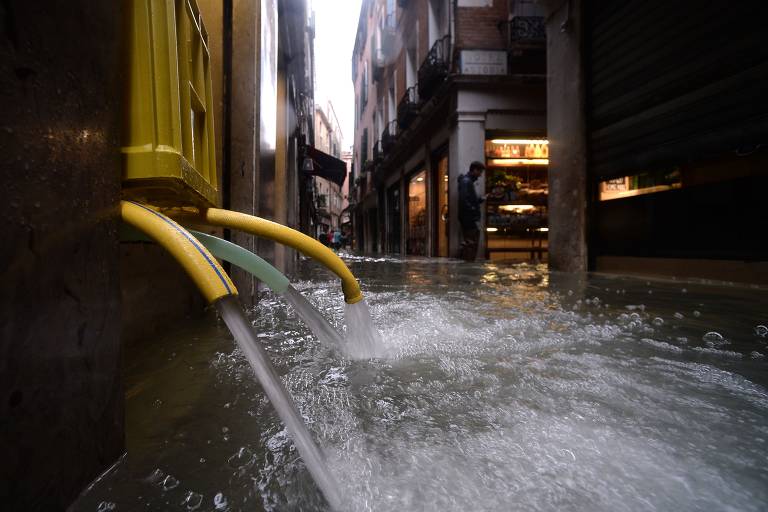 Veneza em estado de alerta por nova maré alta - Mundo - Jornal NH