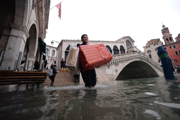 Veneza em estado de alerta por nova maré alta - Mundo - Jornal NH