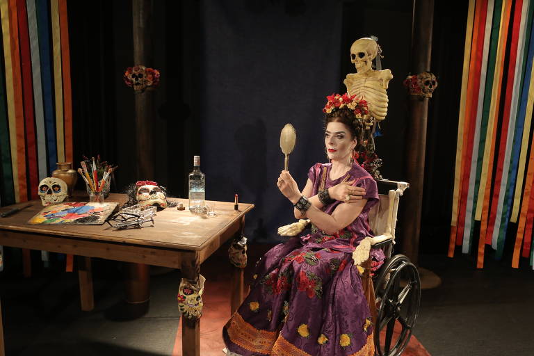 Veja fotos da peça 'Frida Kahlo - Viva la Vida'