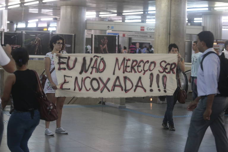 Mulheres protestam contra o machismo em São Paulo