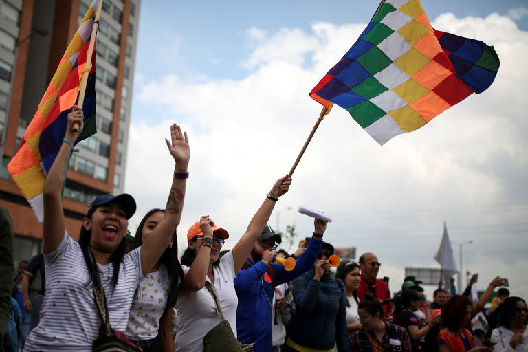 Grupos protestam na Colômbia contra presidente Iván Duque