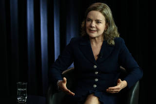 Deputada federal Gleisi Hoffmann (PT-PR) durante entrevista à Folha