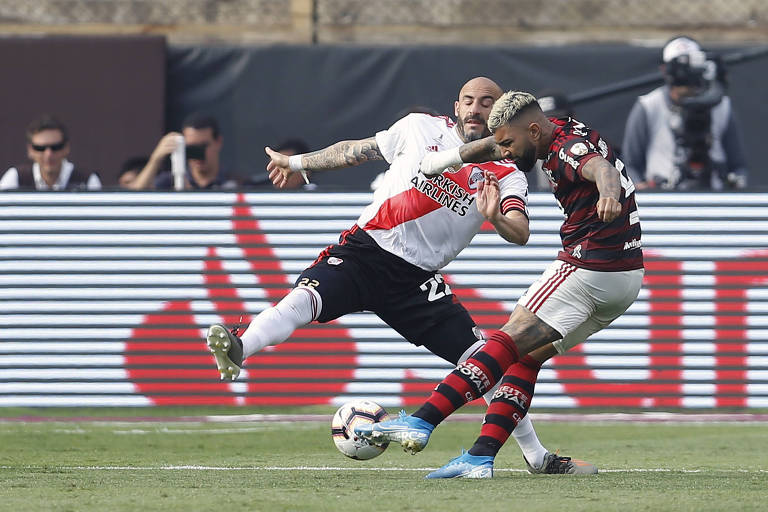 Libertadores dentro do game Fifa tem times brasileiros com atletas  genéricos - 19/02/2020 - Esportes - Fotografia - Folha de S.Paulo