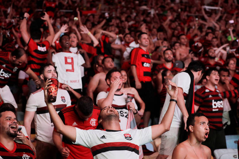 Torcida do Flamengo comemora o título da Libertadores