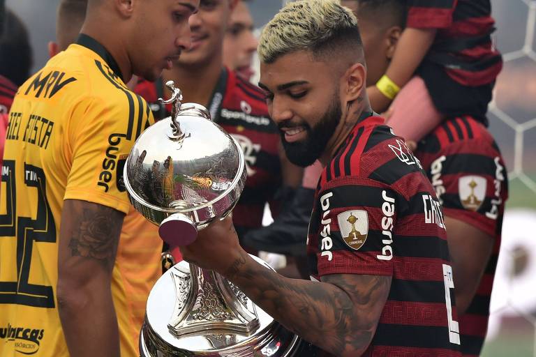 Libertadores dentro do game Fifa tem times brasileiros com atletas  genéricos - 19/02/2020 - Esportes - Fotografia - Folha de S.Paulo