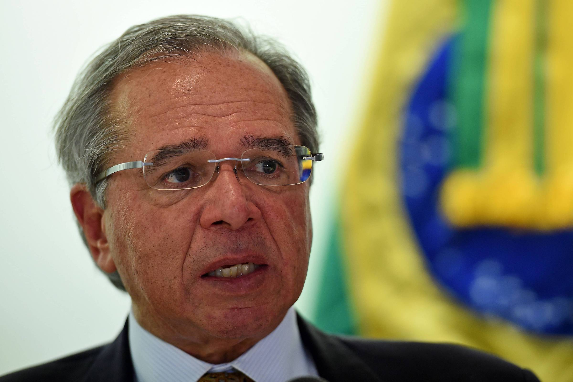 Guedes afirma que demitiria grevistas se fosse presidente da Petrobras