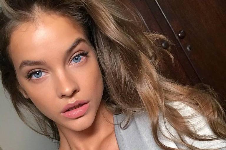 Chamada de gorda nas redes sociais, top húngara estrela ensaio sensual para Victoria's Secret