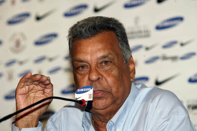 Cilinho durante apresentação como diretor técnico do futebol amador do Corinthians em novembro de 2007