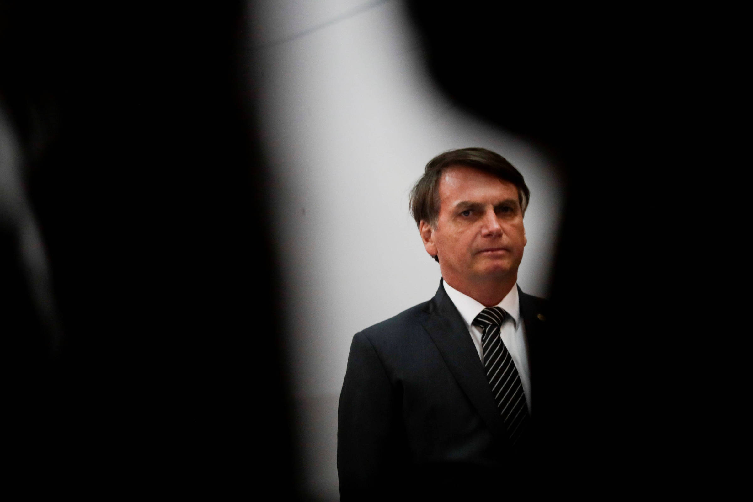 Bolsonaro recua e revoga licitação da Presidência que excluiu a Folha