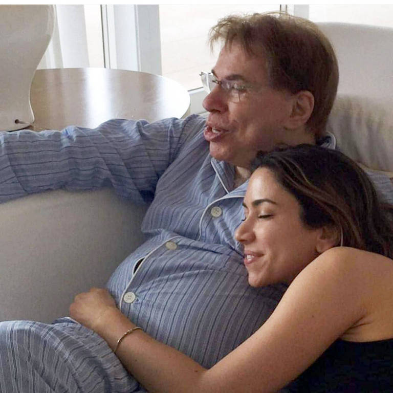 Patricia Abravanel curte chamego com o pai Silvio Santos