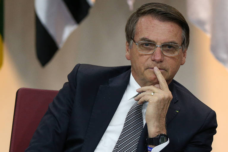 Bolsonaro não cumpriu promessas e 'fraquejou' no combate à corrupção, diz leitor