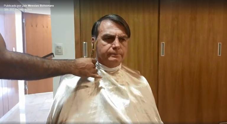 Em meio à crise, o presidente apareceu em uma live cortando o cabelo minutos após cancelar reunião com o chanceler francês. Bolsonaro, que vinha trocando farpas com o presidente francês Macron, acumulou outra polêmica no vídeo ao dizer, sem apresentar provas, que grupo de esquerda havia sumido com pai do presidente da OAB durante a Ditadura Militar