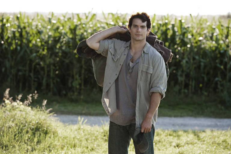 Henry Cavill e namorada Natalie Viscuso estreiam no tapete vermelho após  mais de 1 ano de namoro, Vogue