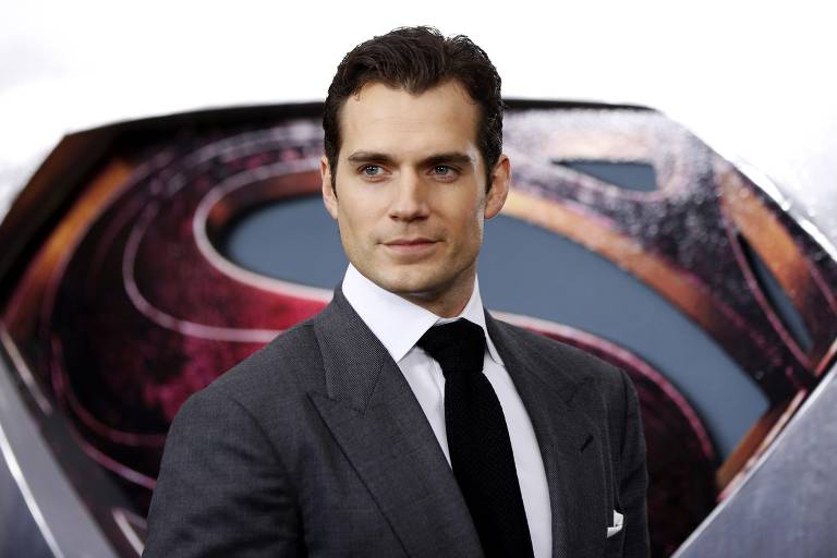 Meu lindo e brilhante amor', se declara Henry Cavill a nova namorada