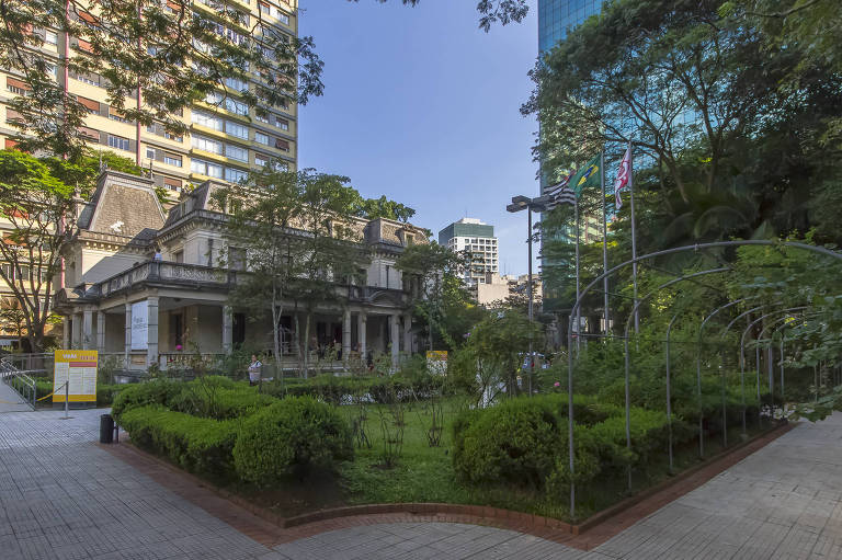 A Casa das Rosas exibe uma mostra sobre a Avenida Paulista 