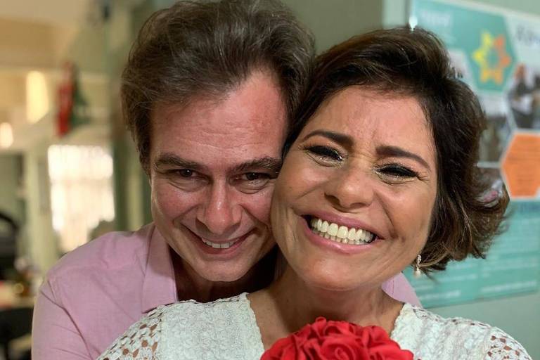 Valéria Alencar e João Vitti oficializam os 25 anos de união