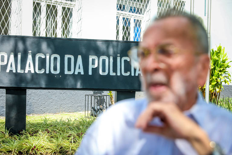 "A agressão aos órgãos genitais era uma coisa constante na ditadura. (...) De uma maneira ou de outra, os órgãos sexuais são recantos privados, ligados à intimidade, vontades pessoais. A agressão direcionada era uma maneira de atacar isso. Tanto que a primeira coisa que faziam era tirar a roupa dos presos"