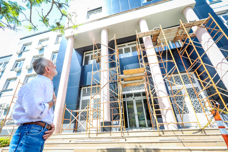 "Não tenho ódio, não tenho problemas emocionais que me retirem do meu caminho de serenidade e firmeza. Lamento que a sociedade em que a gente vive ainda permita a barbárie com relativa naturalidade. Permaneci nove anos no cárcere e tenho todas as marcas físicas. As psicológicas eu procuro superar", conclui