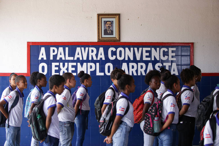 Paraná inicia consulta pública sobre inclusão do modelo cívico