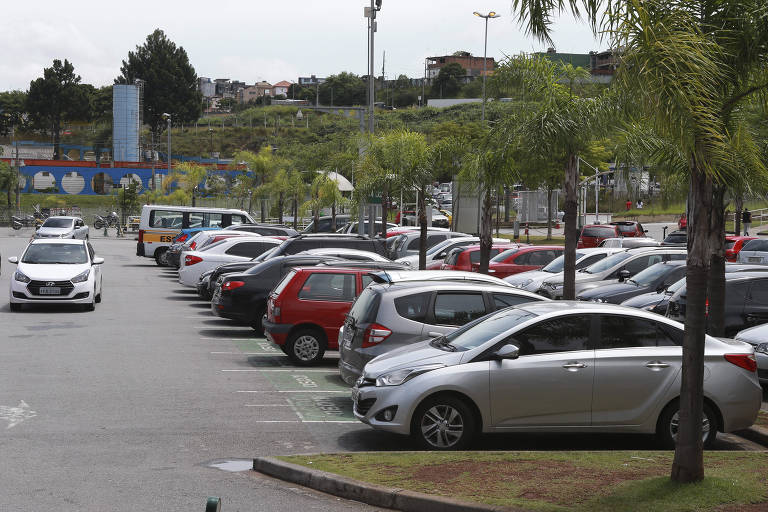 Veja os direitos de quem deixa o carro estacionado em shoppings e supermercados