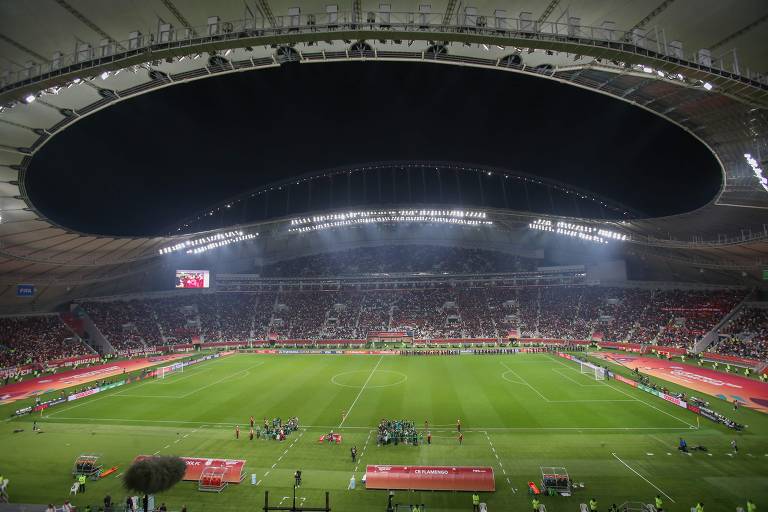 Estádio Khalifa recebe bom público para a final do Mundial de Clubes entre Liverpool e Flamengo