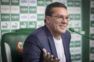 Tecnico Vanderlei  Luxemburgo durante entrevista coletiva no Ct do Palmeiras ao ser apresentado como novo tecnico do time