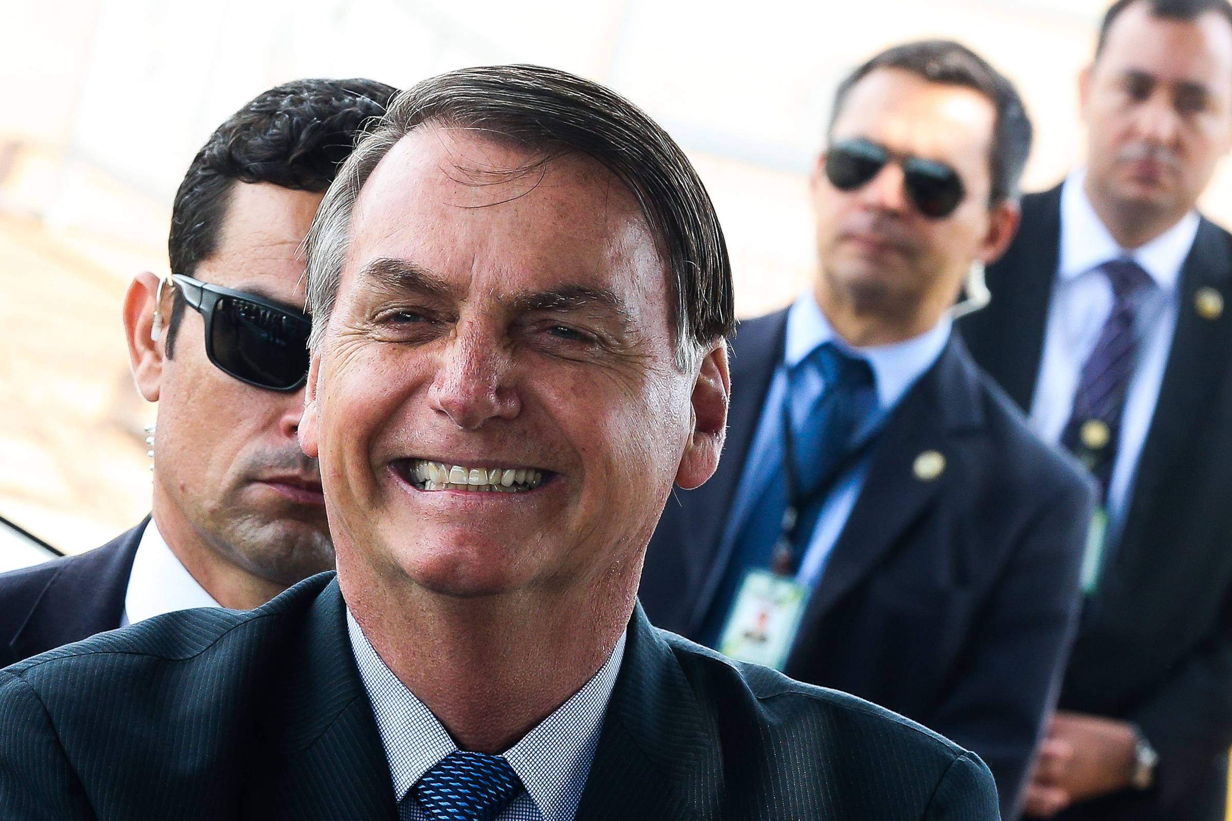 Bolsonaro concede indulto a policiais condenados por crimes culposos