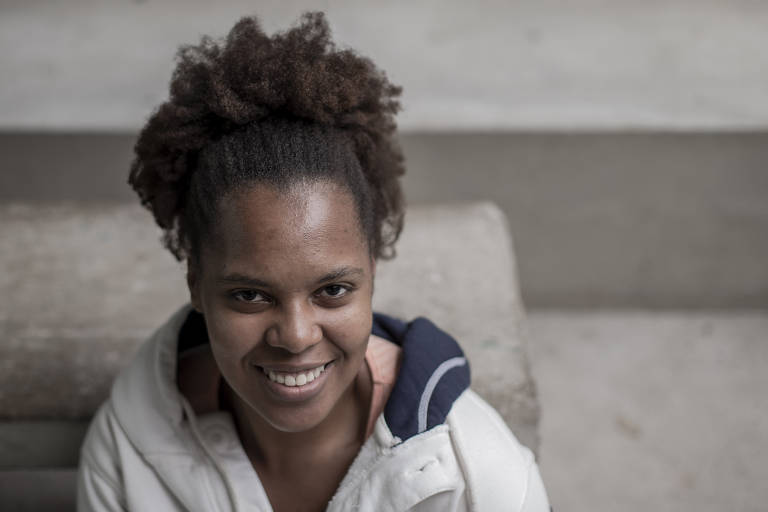 Caroline Nascimento dos Santos, aluna do quinto ano de engenharia de petróleo