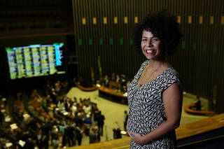 Deputada federal, Áurea Carolina (PSOL-MG) pleiteia licença maternidade de 6 meses
