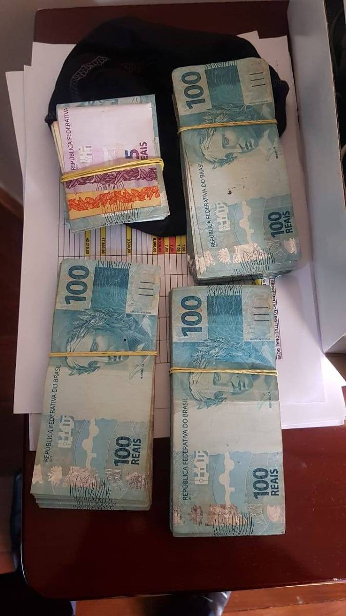 PF encontra dinheiro em espécie na busca e apreensão realizada na casa do deputado Wilson Santiago (PTB-PB) em Brasília