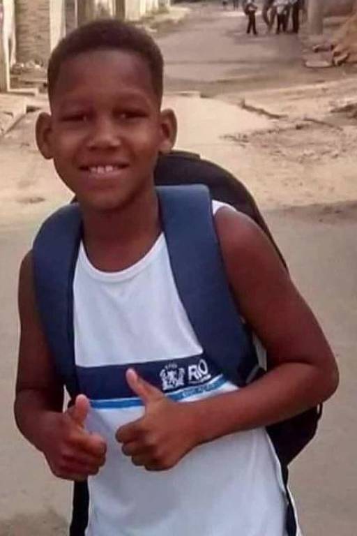 Kauã Rozário, baleado aos 11 na Vila Aliança, no Rio