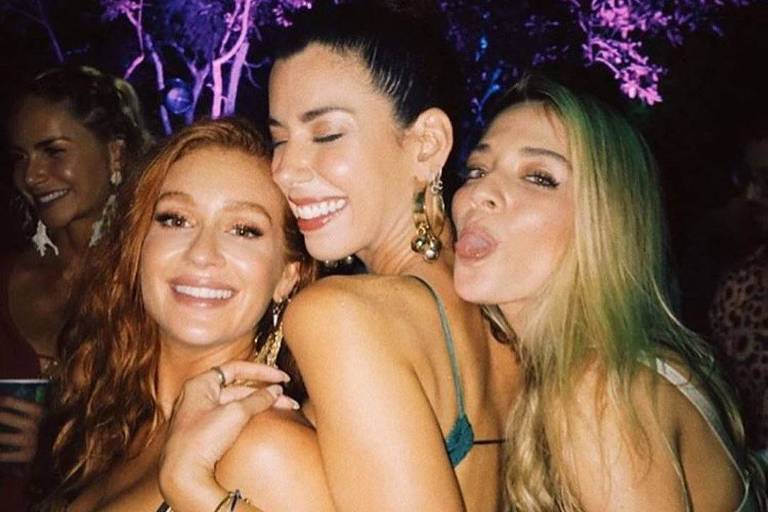 Marina Ruy Barbosa, Camila Coutinho e Luma Costa em Trancoso, Bahia