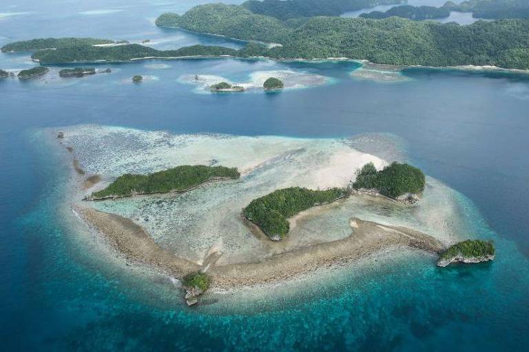 Arquipélago de Palau, no Oceano Pacífico, se tornou a primeira nação a banir filtros solares que contém substâncias como oxibenzona, que protege a pele contra raios ultravioletas