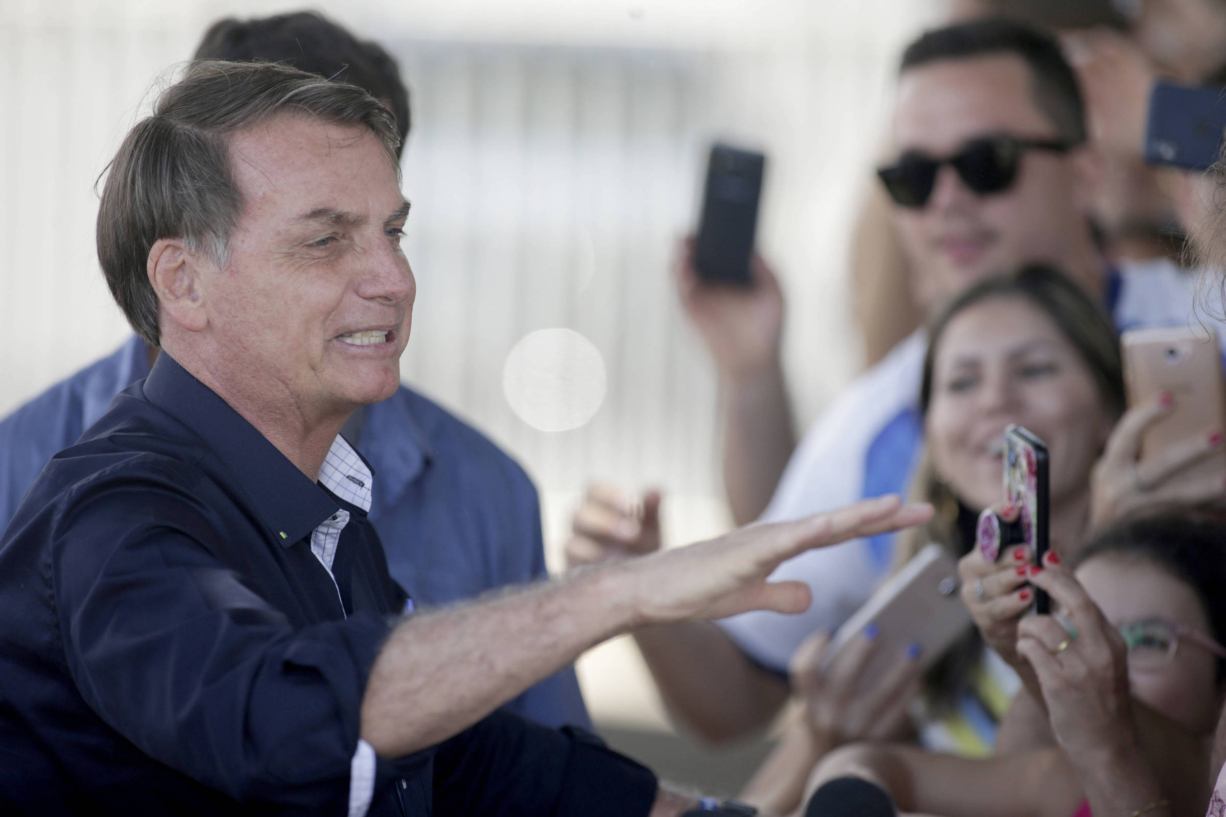 Bolsonaro estimula campanha 'não vote em quem usa o fundão eleitoral'