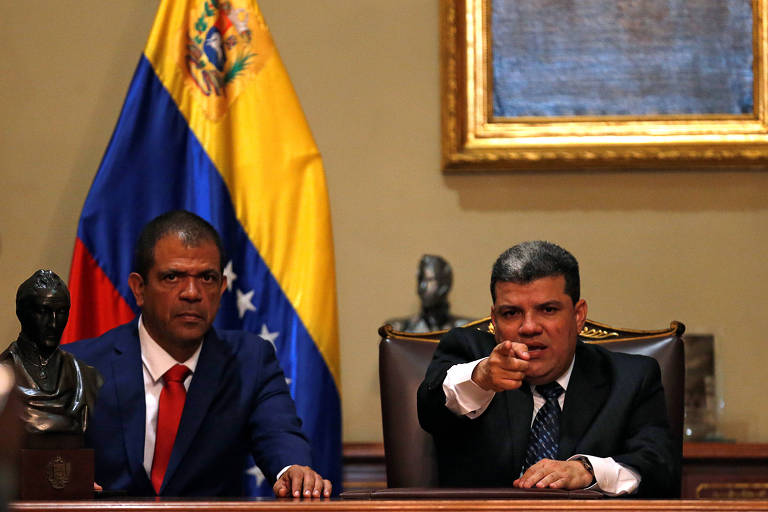Veja imagens de sessão em que Luis Parra se elegeu presidente da Assembleia Nacional da Venezuela